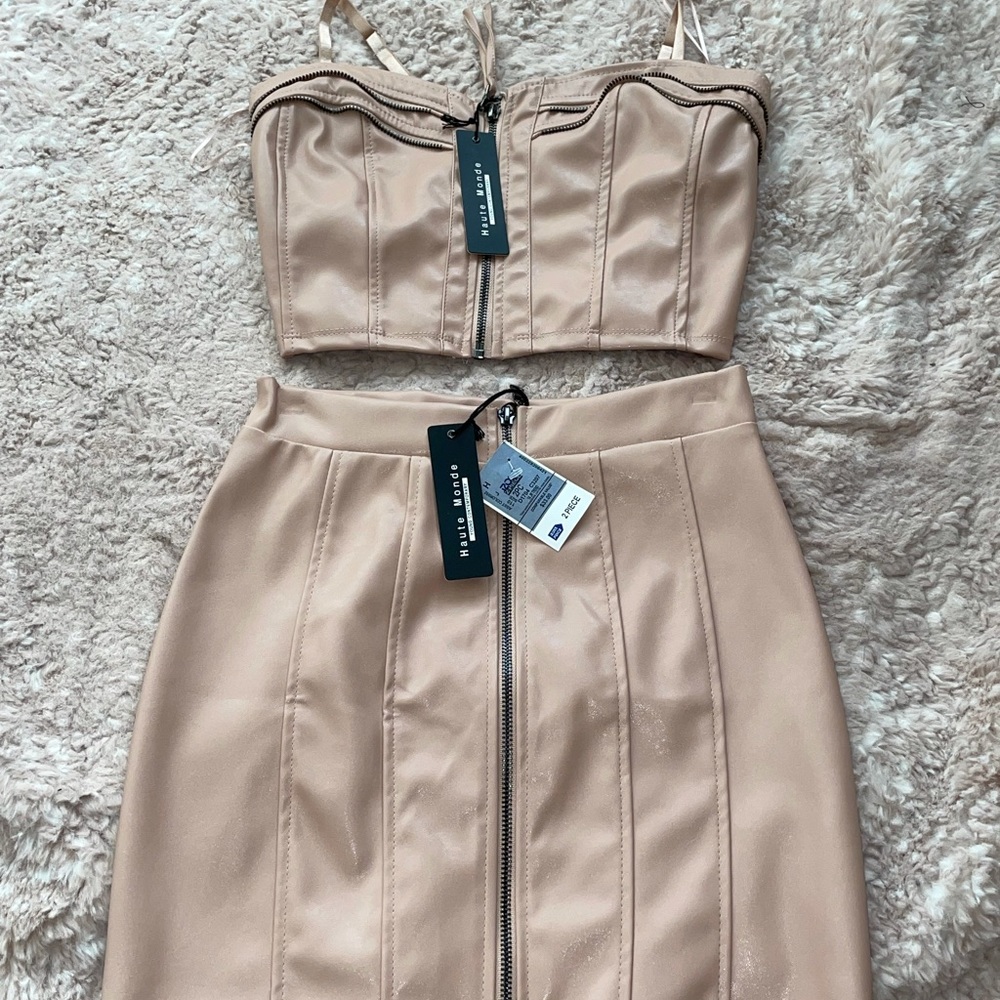 Brand new. Two piece skirt and crop top.zipper down the middle. Pink pleather. - Picture 3 of 4